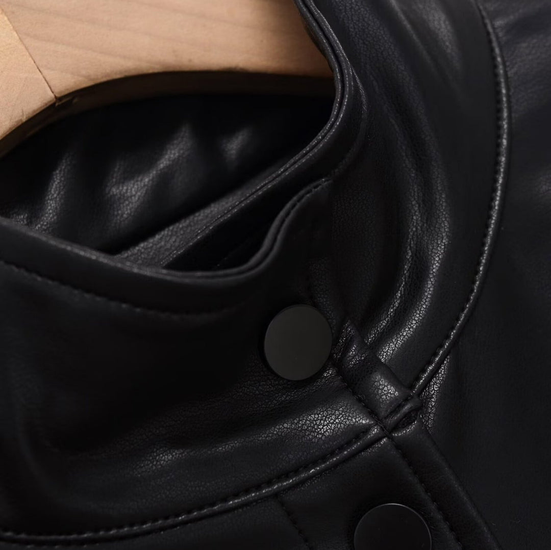 Women's short cut oversized bomber in biker style made of vegan leather look with stand-up collar Mune Fashion