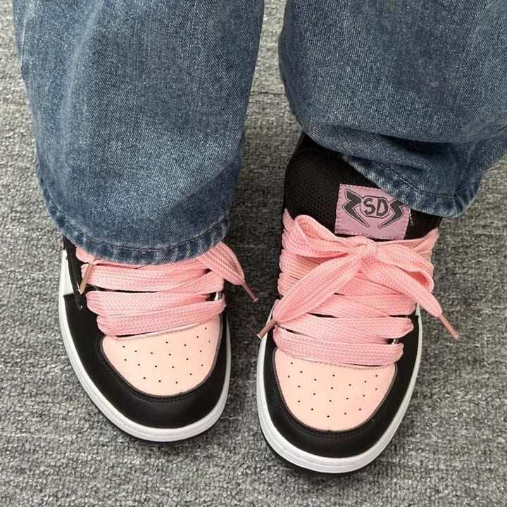 Women's Sporty Sneakers with Breathable Surface Structure and Durable Profile Mune Fashion