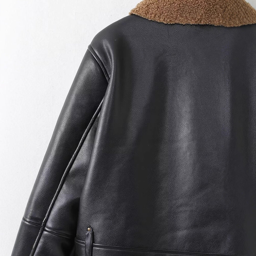 Women's short-cut aviator jacket in leather look with asymmetrical zipper and teddy lining Mune Fashion