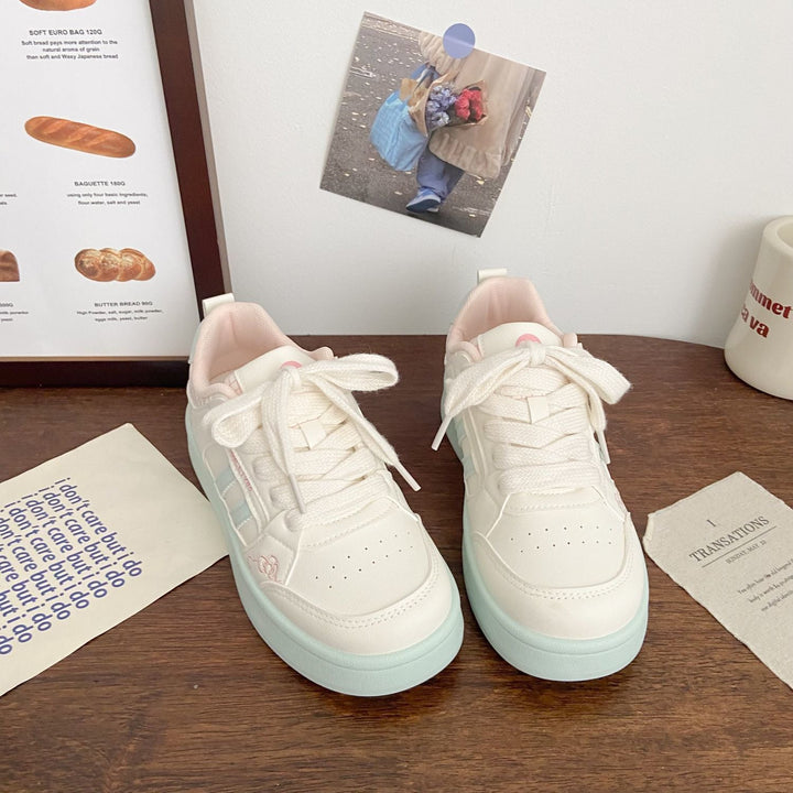 Ladies sporty sneakers with playful animal motifs and breathable outsole Mune Fashion