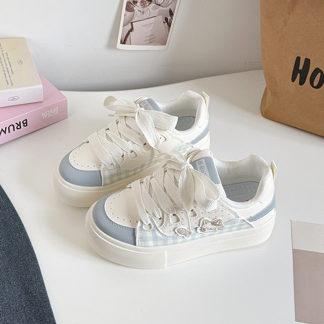 Ladies sneakers with stylish check pattern and comfortable sole Mune Fashion