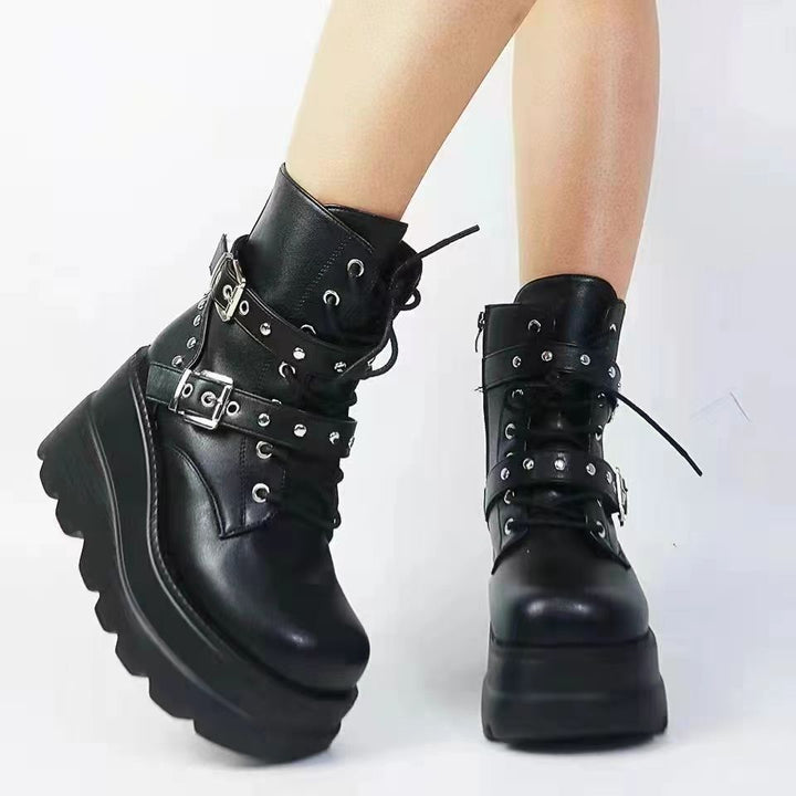 Women Short Shaft Platform Ankle Boots with Thick Tread Sole, Lacing and Decorative Buckles Mune Fashion