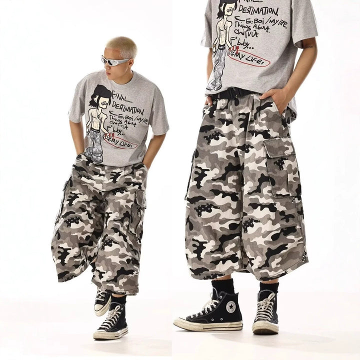 Men's cargo shorts with a loose fit and camouflage pattern Mune Fashion