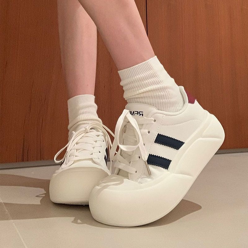Women's fashionable platform sneakers with unique lacing system Mune Fashion