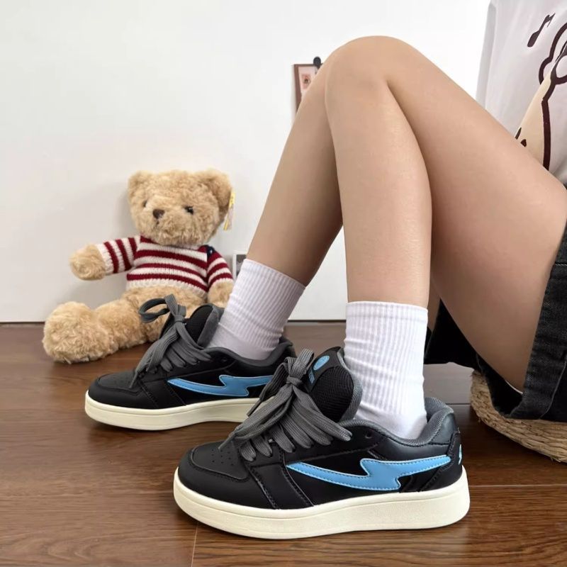 Ladies' sneaker in a sporty design with high-quality cushioning Mune Fashion