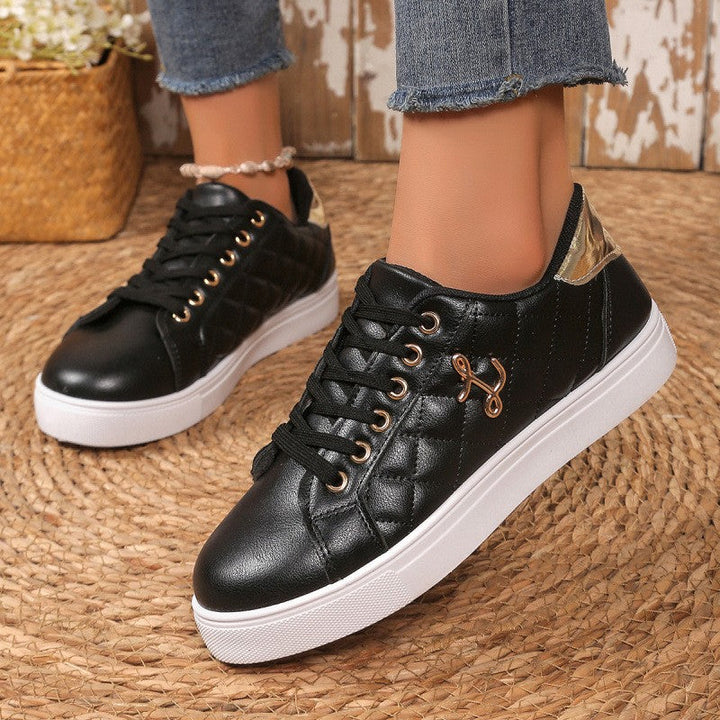 Women's fashionable sneakers with quilted pattern and elegant details Mune Fashion