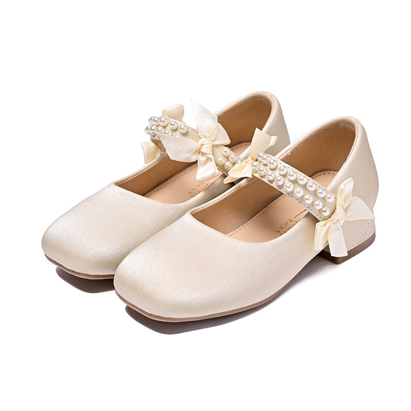 Girls' ballet shoes with decorative pearl and bow accents Mune Fashion