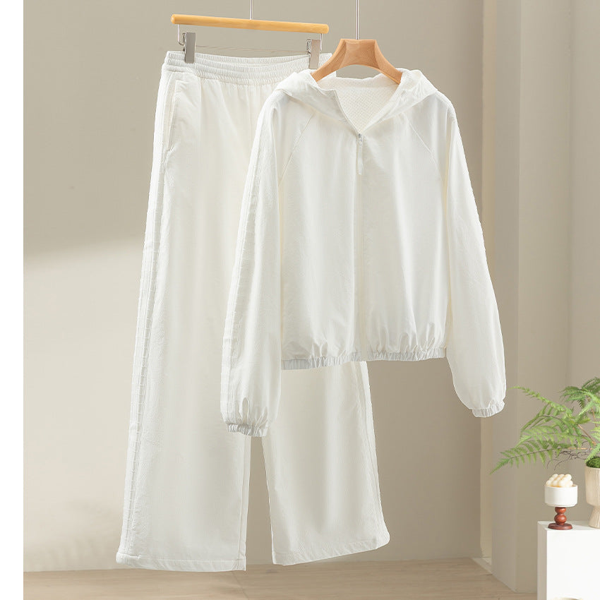 Women's Lightweight Hooded Jacket with Short Zip, Raglan Sleeves and Elastic Hem Mune Fashion