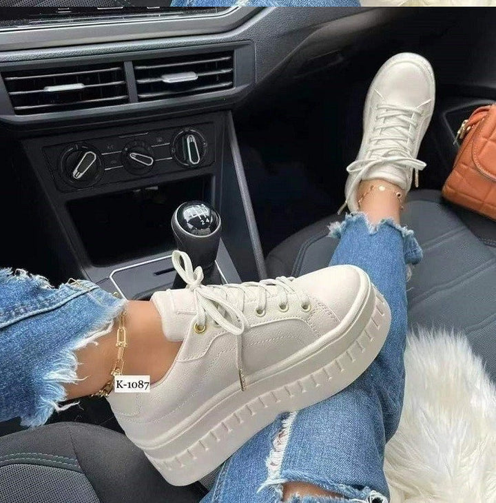 Women’s Fashion Platform Sneakers with Smooth Upper Material, Side Zipper and Distinctive Tread Sole Mune Fashion