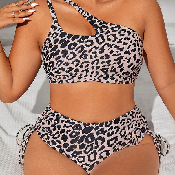 Women's triangle bikini with asymmetric design and trendy animal print Mune Fashion