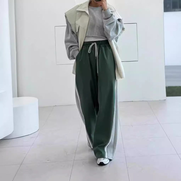 Men's wide trackpants with contrasting side panels, high waistband, and striking side stripe Mune Fashion