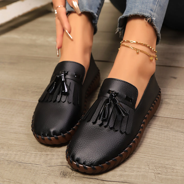 Women Comfortable Moccasins with Fringe Detail Mune Fashion