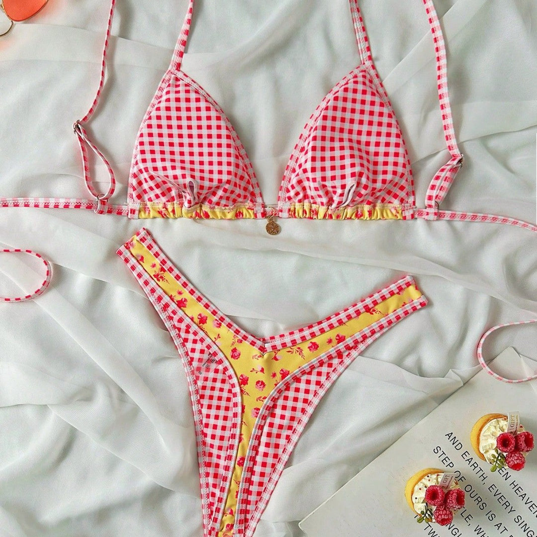 Women Triangle Bikini with Ruffle Details and Check Pattern Mune Fashion