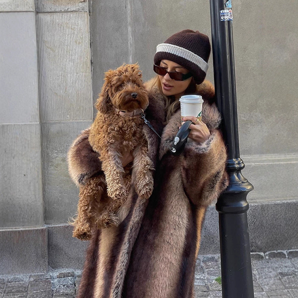 Ladies Maxilength Oversize Faux Fur Coat with Vintage Cut and Wide Lapel Collar Mune Fashion