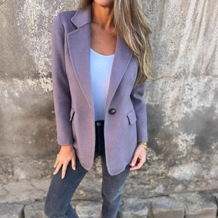 Women's tailored bouclé blazer with a notched lapel and single-button detail Drune