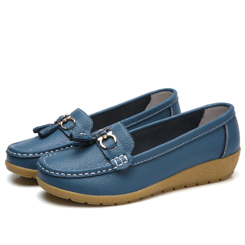 Women's classic tassel moccasin made of textured synthetic leather with padded comfort insole and flexible wedge sole Mune Fashion