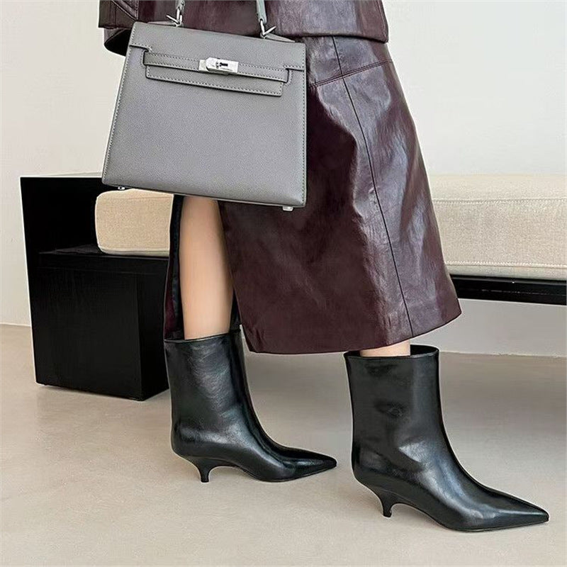 Women's knee-high boots with pointed toe cap and sculpted kitten heel Mune Fashion