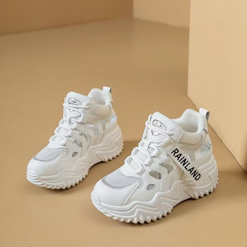 Women's sporty sneakers with ergonomic cushioning and modern profile Mune Fashion