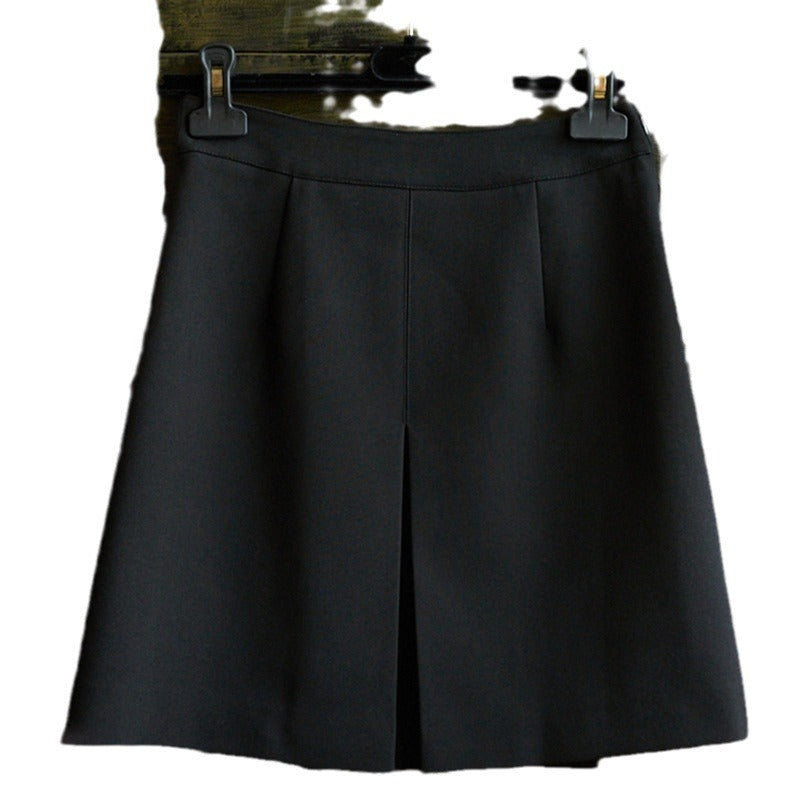 Ladies Elegant Pleated Skirt with Chain Mune Fashion