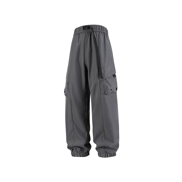 Men's loose cargo jogger pants with elastic drawstring waistband, multiple flap pockets, and ribbed ankles Drune