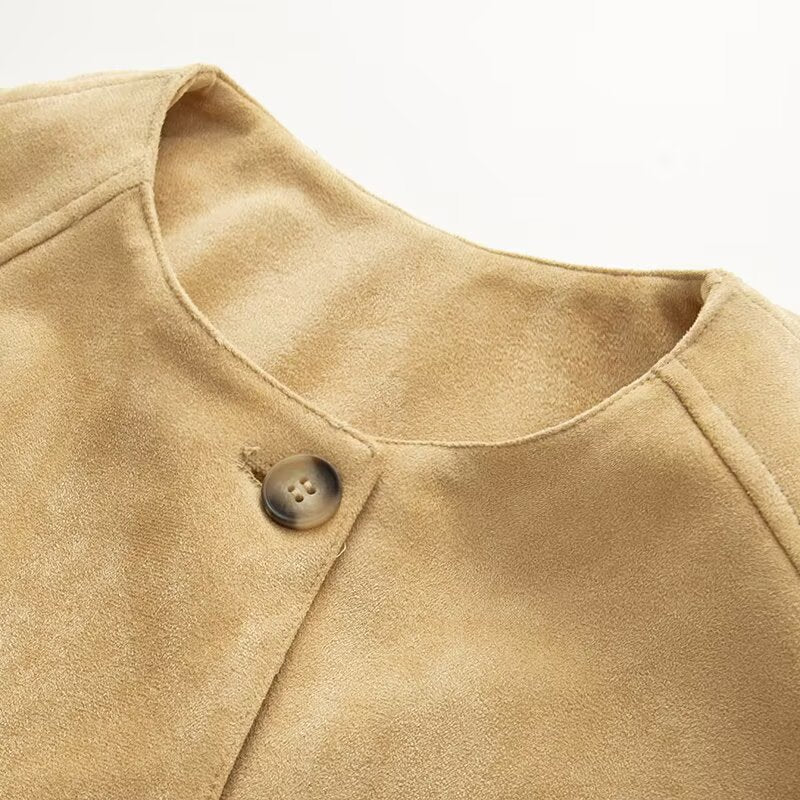 Women's short jacket in velour look with round neckline, balloon sleeves, and elastic hem Mune Fashion