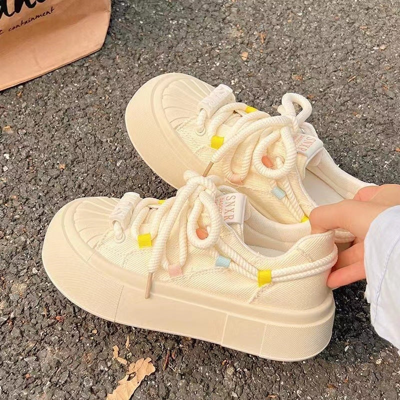 Women's Sporty Platform Sneakers with Colorful Accents and Durable Upper Material Mune Fashion
