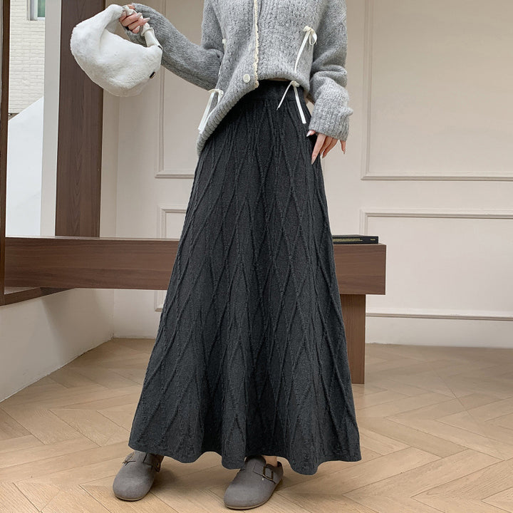 Ladies maxi skirt with sophisticated diamond pattern Mune Fashion