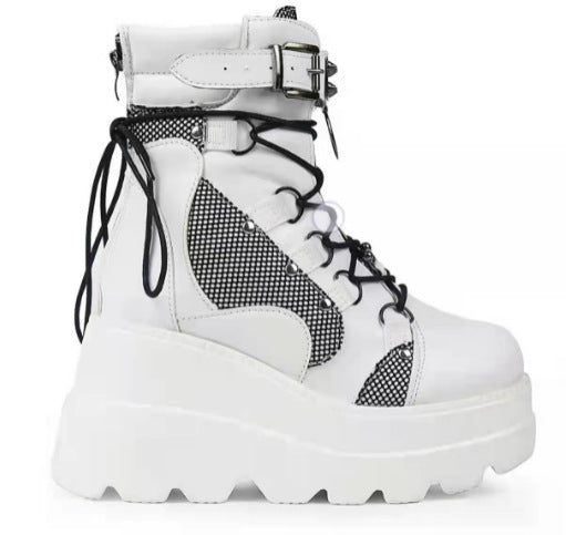 Women’s ankle-high platform biker ankle boots with lacing, decorative ring and double straps Mune Fashion