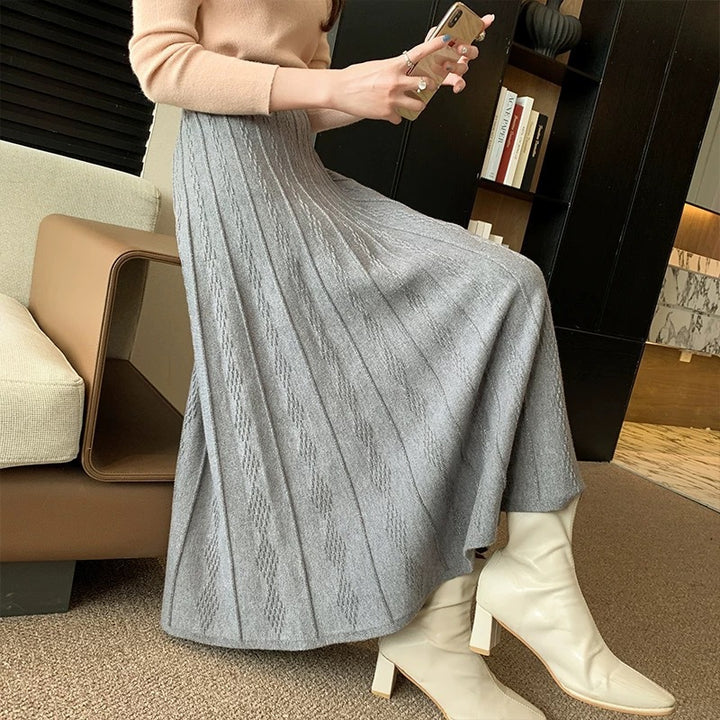 Women's Elegant Maxi Skirt with Textured Design Mune Fashion