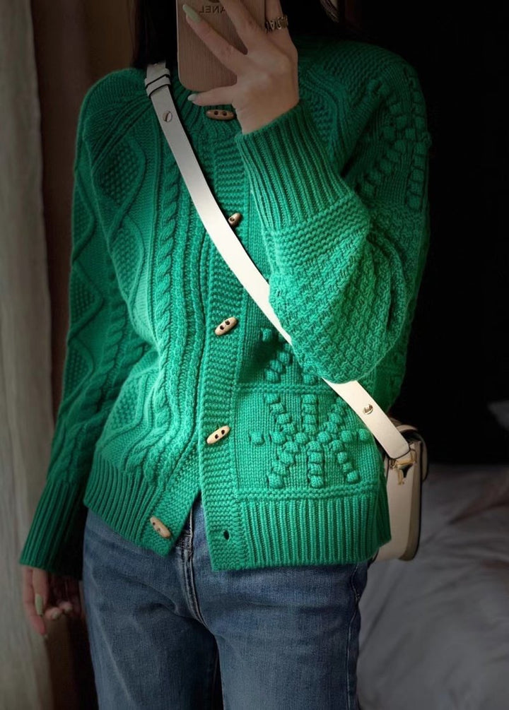 Women's knitted cardigan with cable pattern, boxy oversized fit and button placket Mune Fashion