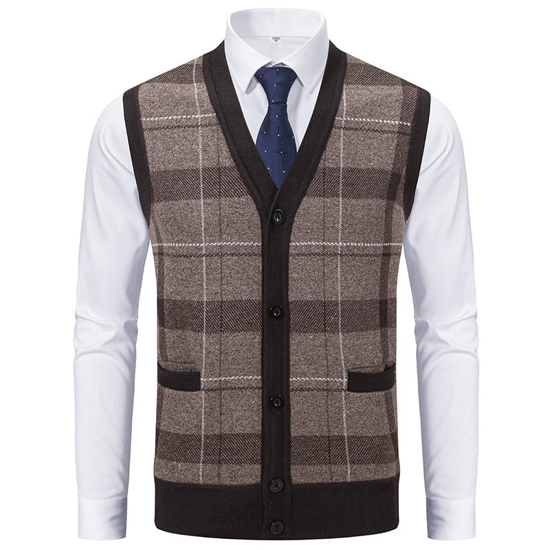 Men's Sleeveless Knit Vest with Diamond Pattern, V-Neck and Button Placket Mune Fashion