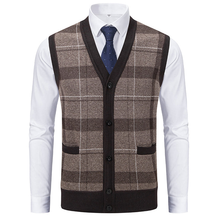Men's Sleeveless Knit Vest with Diamond Pattern, V-Neck and Button Placket Mune Fashion