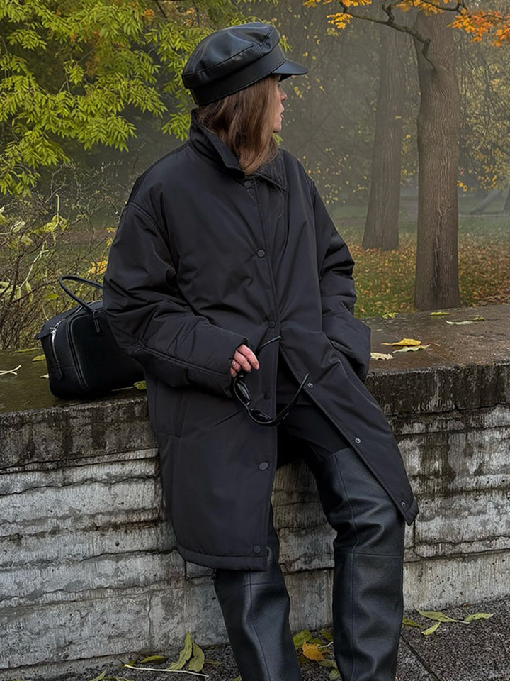Women's transitional winter coat with minimalist quilting, high-closing collar and snap button closure Mune Fashion