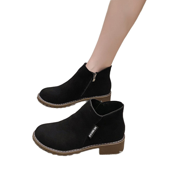 Ladies short zip ankle boot made of suede look with profiled tractor sole system and padded comfort lining Mune Fashion