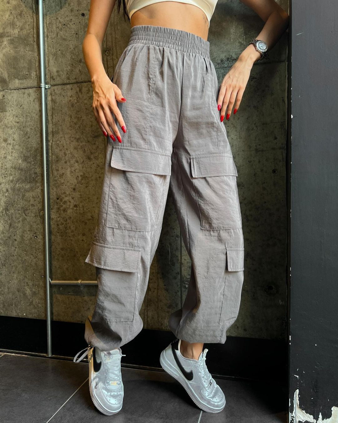 Women's cargo harem pants with high elastic waist and patch flap pockets Mune Fashion