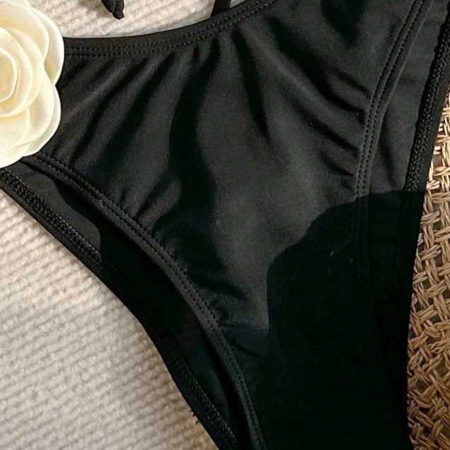 Women's bikini with floral ruffle detail Mune Fashion