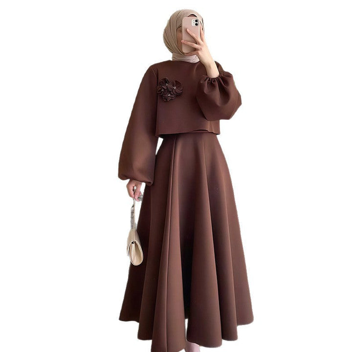Ladies Elegant Maxi Dress with Puff Sleeves and Decorative Flower Detail Mune