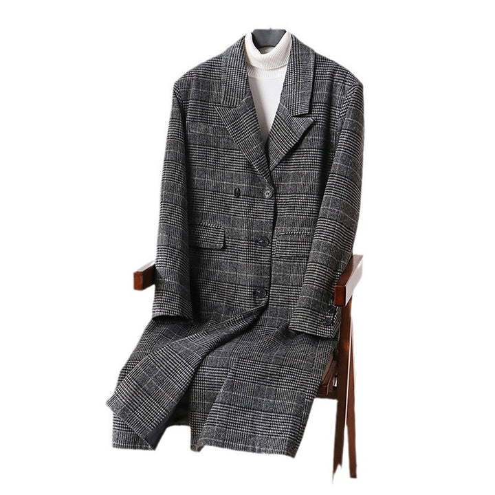 Men's checked long coat made of wool blend with classic lapels and straight cut Mune Fashion