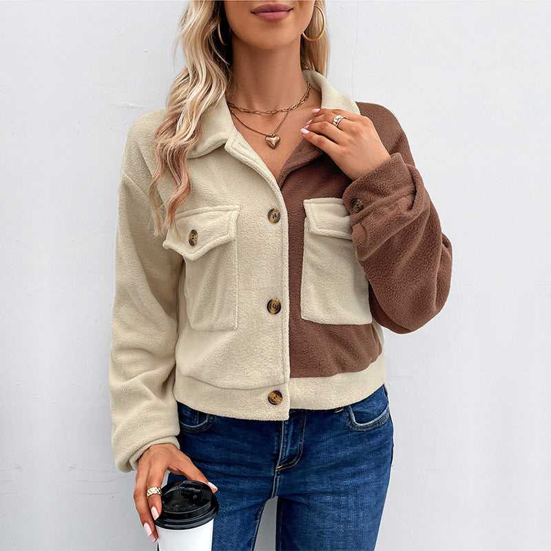 Women's short jacket made of teddy fleece with color block design & flap pockets Mune Fashion