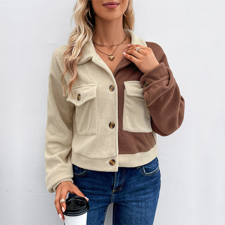 Women's short jacket made of teddy fleece with color block design & flap pockets Mune Fashion