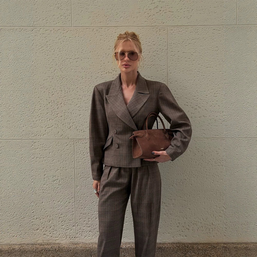 Women Tailored two-piece blazer and pant suit in Glencheck pattern Mune Fashion