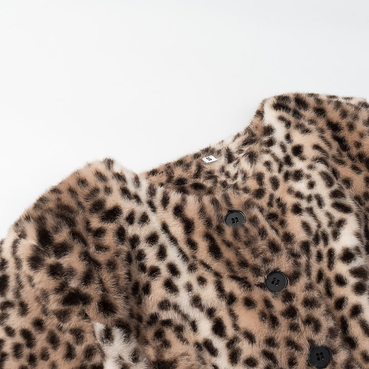 Women's short jacket made of faux fur with leopard pattern and round neckline Mune Fashion