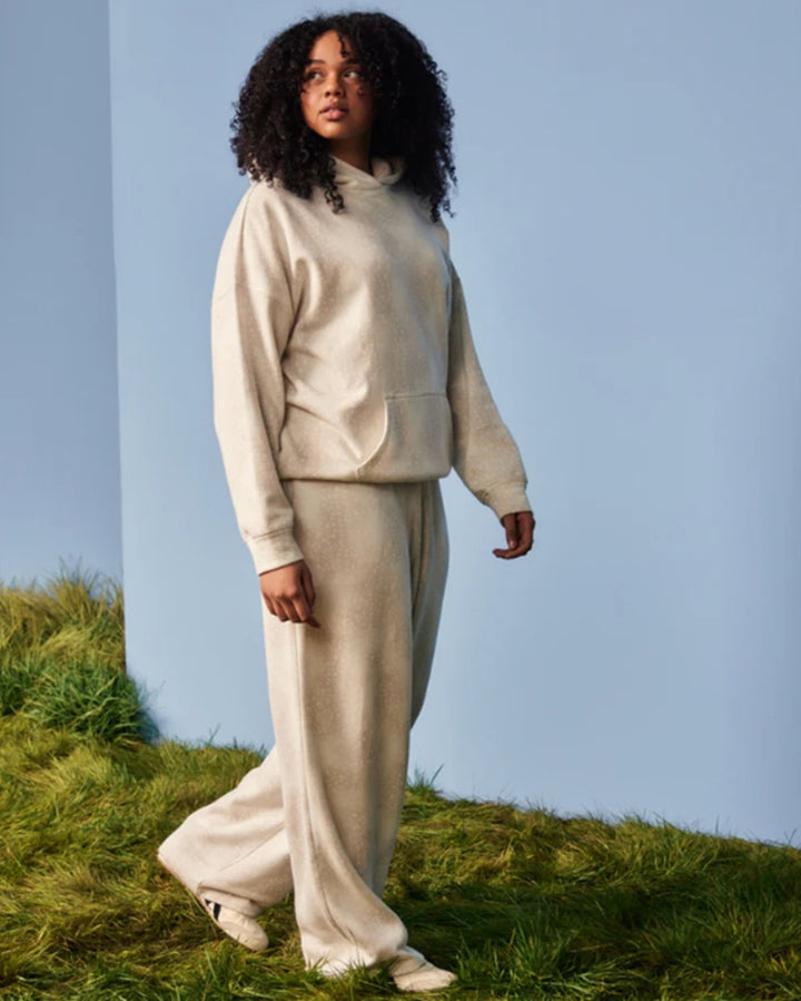 Women's oversized loungewear two-piece set with hooded sweatshirt and wide-cut sweatpants Mune Fashion