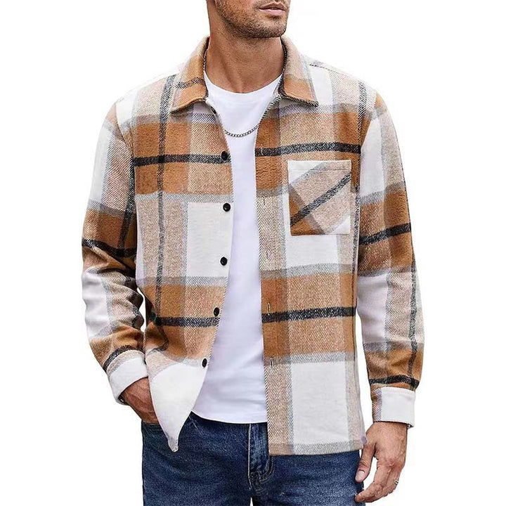 Men's oversized checked flannel shirt with chest pocket and classic button closure Mune Fashion