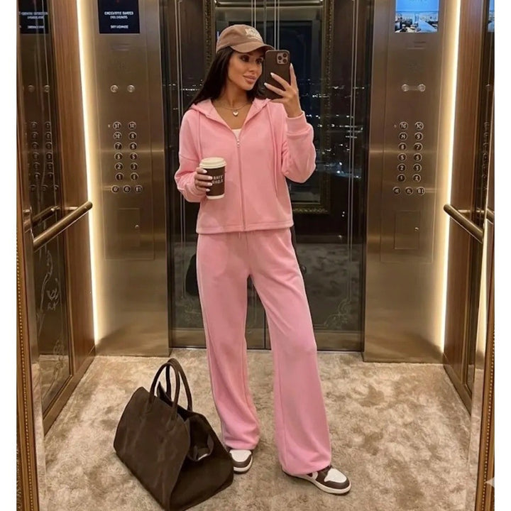 Women's Casual Two-Piece Sweat Set with Hoodie and Wide Pleat Jogging Pants Mune Fashion