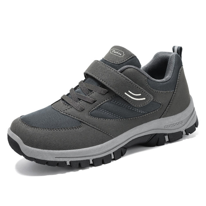 Men's robust outdoor sneakers with Velcro closure, breathable knitted upper and profiled non-slip sole Mune Fashion