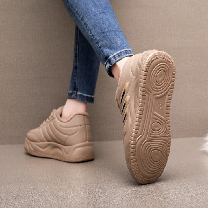 Women's sporty sneakers with non-slip sole and warming inner lining Mune Fashion