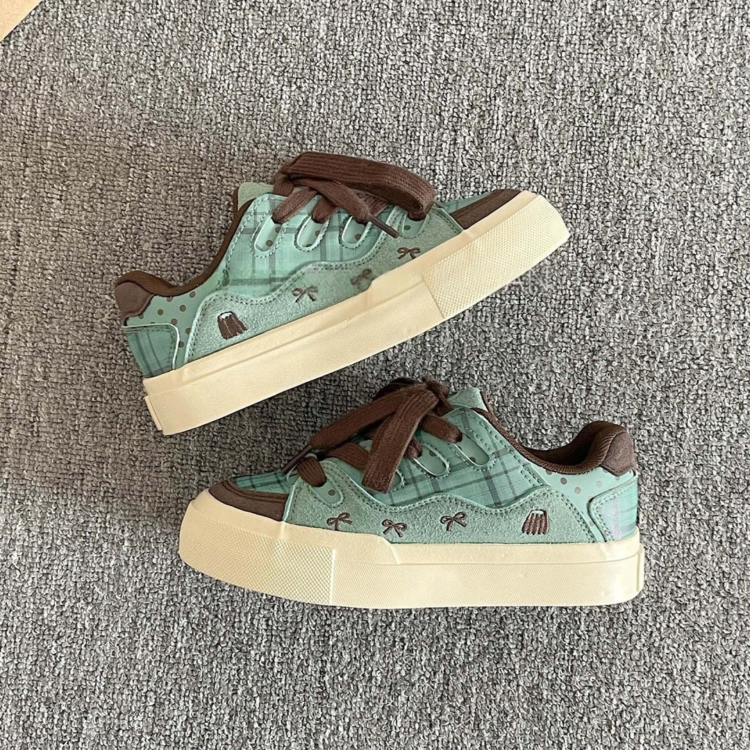 Women's Comfortable Sneakers in Playful Design Mune Fashion