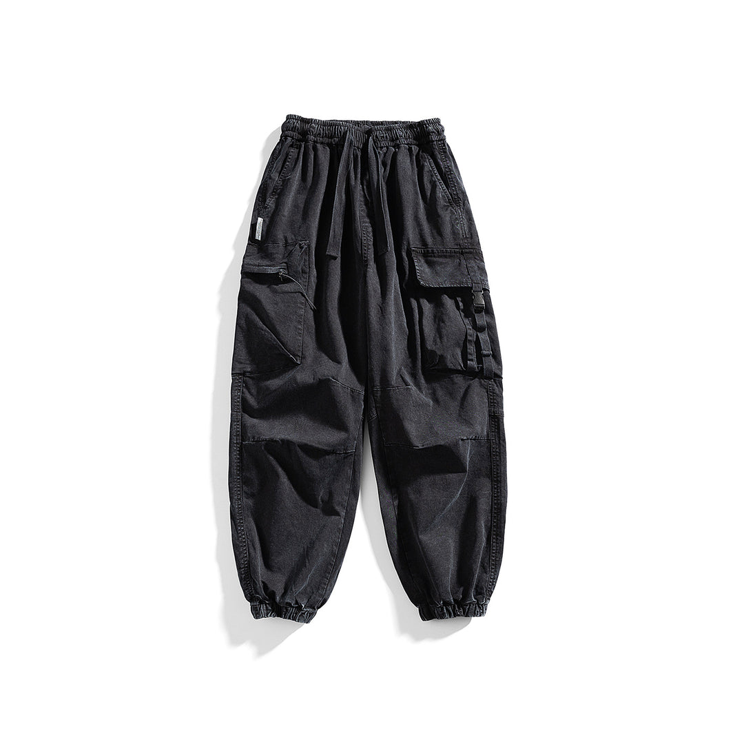 Men's utility cargo jogger with elastic waistband, multiple pockets and drawstring