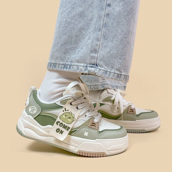 Women Sporting Sneakers with Trendy Design and Flexible Sole Mune Fashion